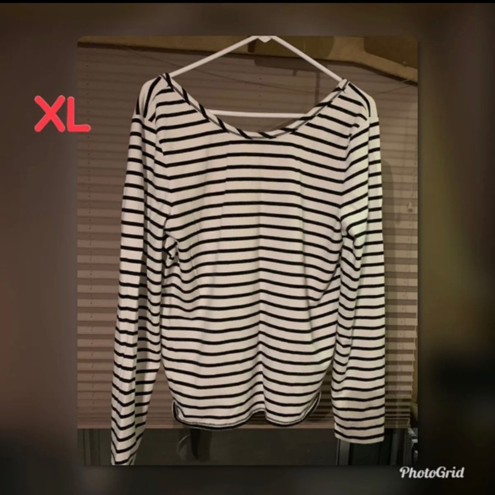Victoria’s Secret Black & White Striped Top